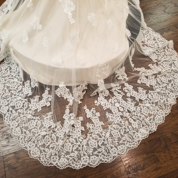 Stella York wedding dress - Picture 7 of 9